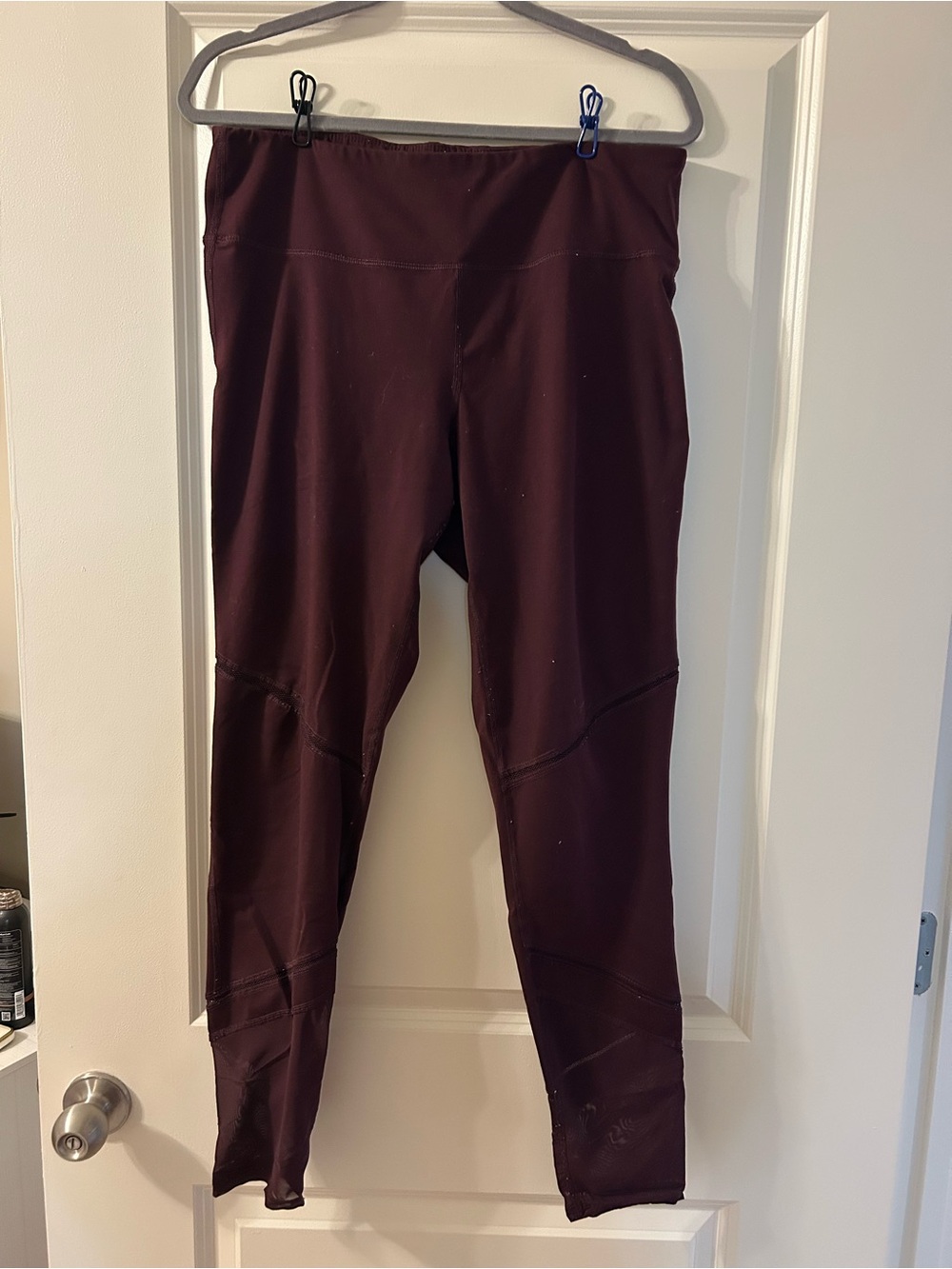 Women’s Leggings in Deep Plum